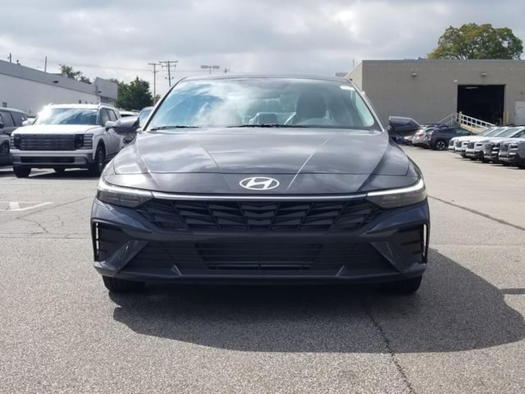 New 2026 Hyundai Elantra SE Sedan