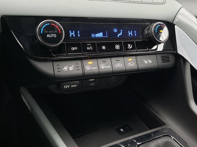 2025 Hyundai Elantra Limited - Photo 10