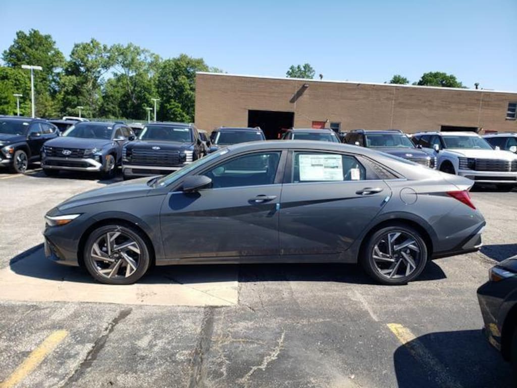 New 2026 Hyundai Elantra Limited Sedan