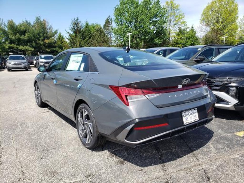 New 2026 Hyundai Elantra Limited Sedan