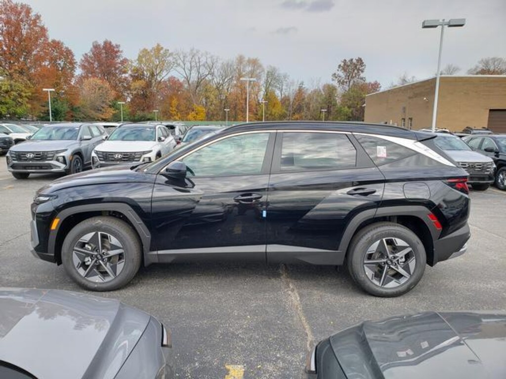 New 2026 Hyundai Tucson Hybrid SEL SUV