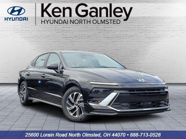 2026 Hyundai Sonata Hybrid Blue's photo