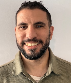 Staff member Kamal Abderrazzaq from ID_b3f2fc425241