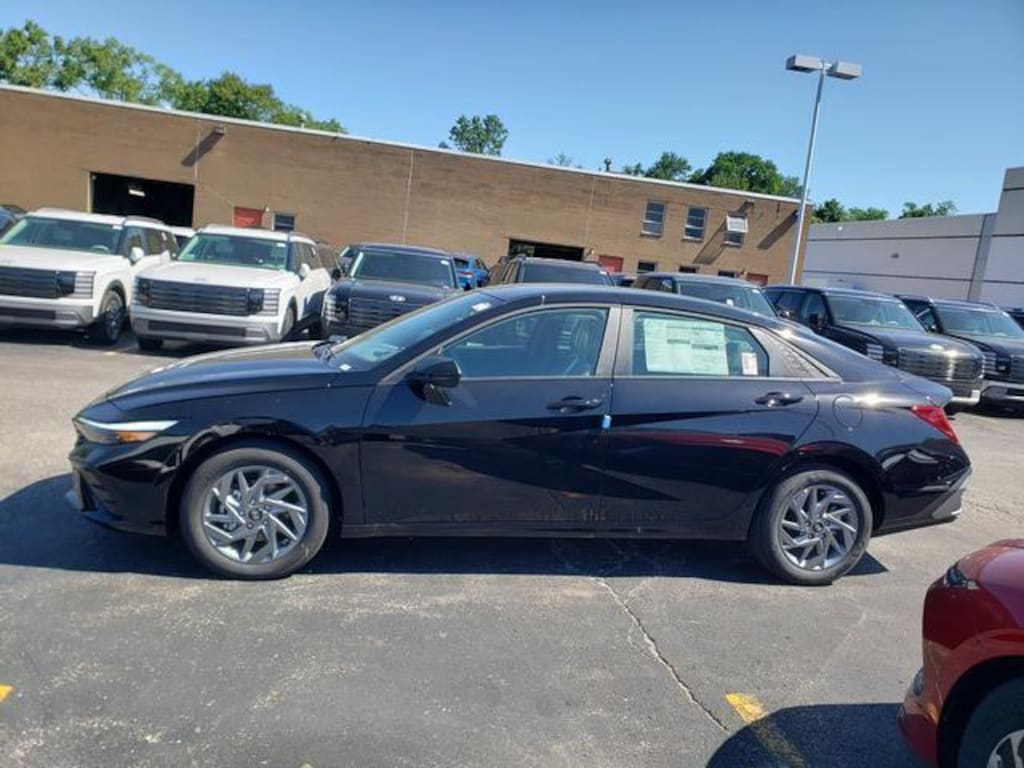 New 2026 Hyundai Elantra Hybrid Blue Sedan