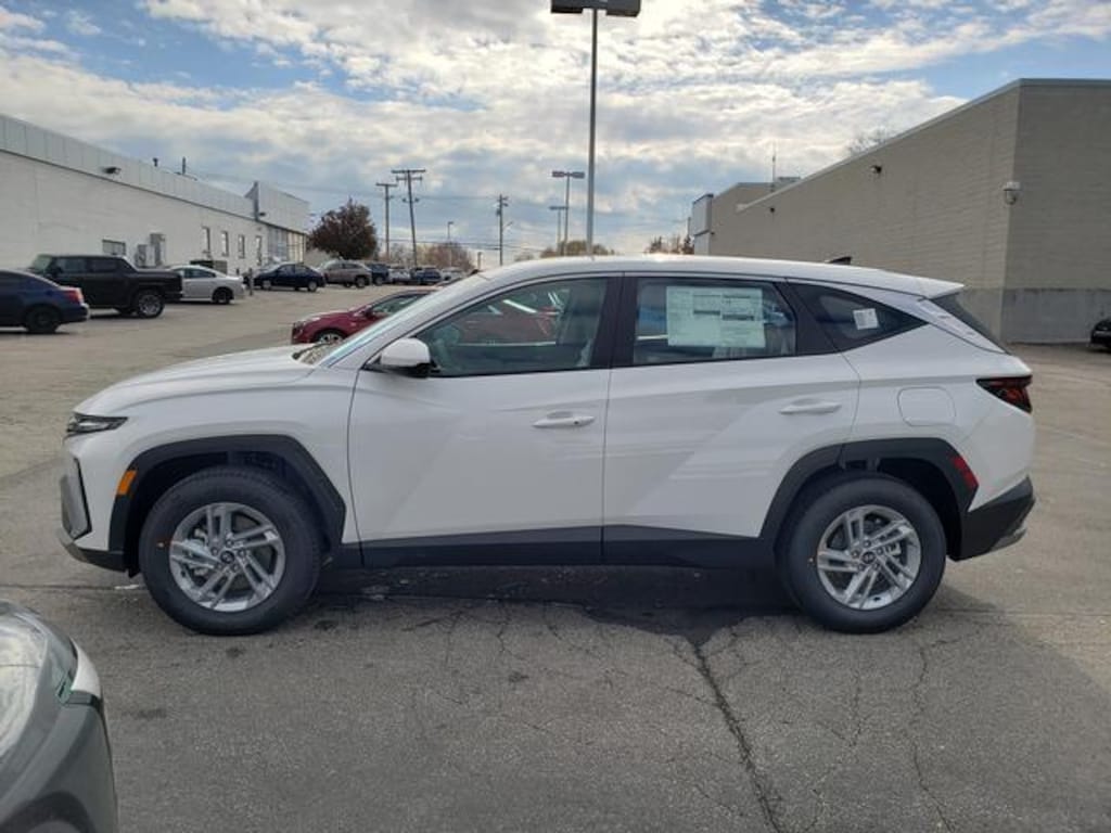 New 2026 Hyundai Tucson SE AWD SUV