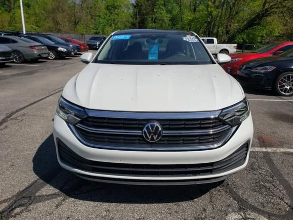 Certified 2023 Volkswagen Jetta 1.5T SE Sedan