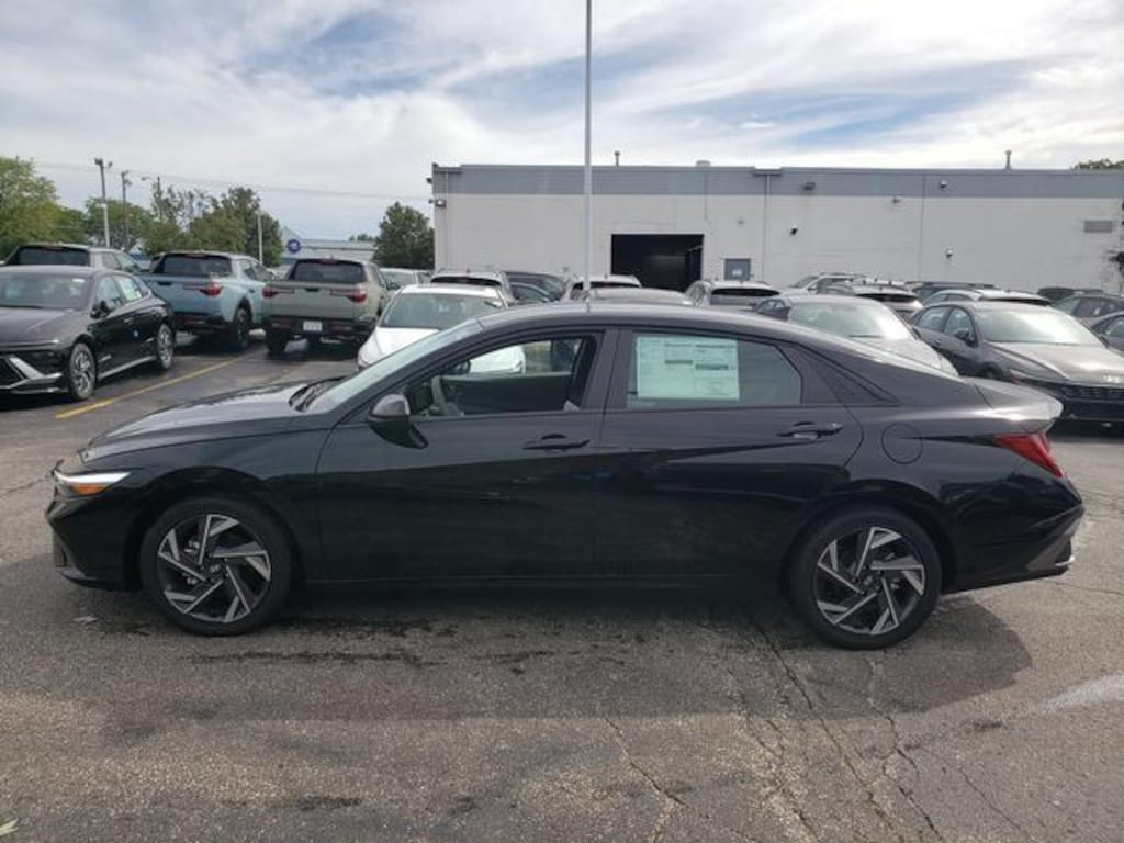 New 2025 Hyundai Elantra Hybrid SEL Sport Sedan