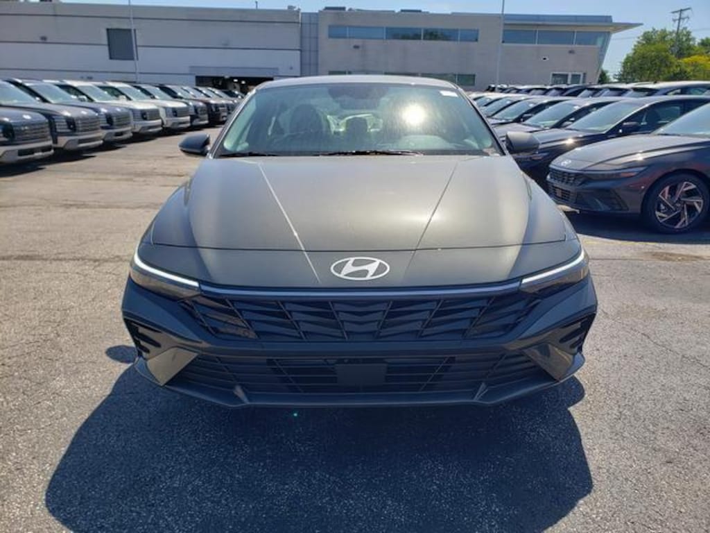 New 2026 Hyundai Elantra Limited Sedan