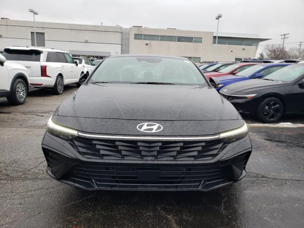 New 2025 Hyundai Elantra Hybrid Limited Sedan