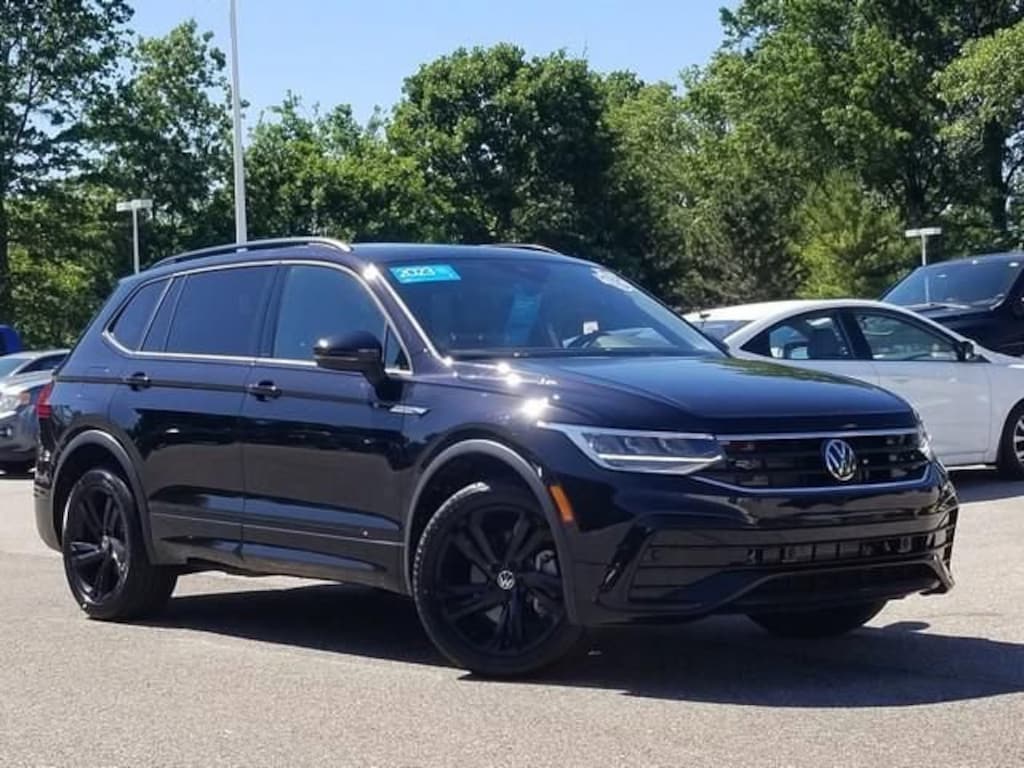 Certified 2023 Volkswagen Tiguan 2.0T SE R-Line Black SUV
