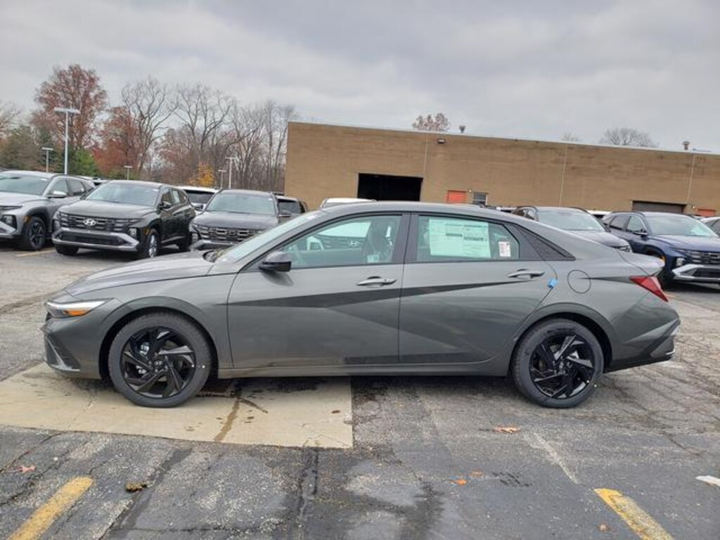 New 2026 Hyundai Elantra SEL Sport Sedan