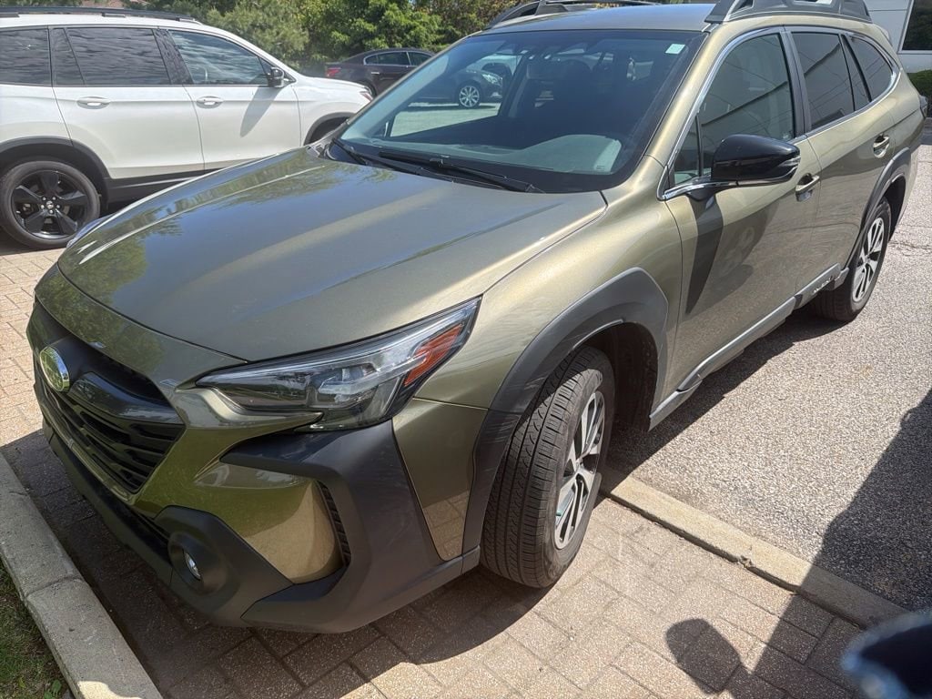 2024 Subaru Outback Premium's photo