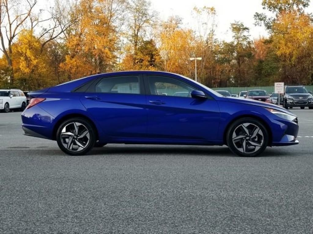 Used 2023 Hyundai Elantra SEL Sedan