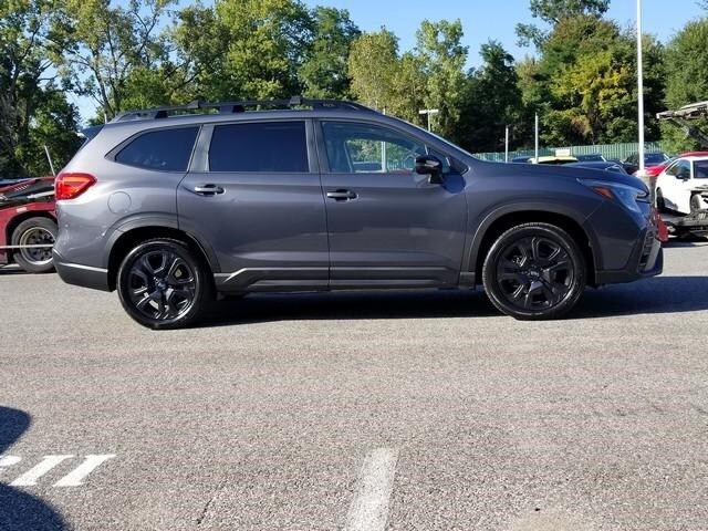 2023 Subaru Ascent Onyx Edition photo 4