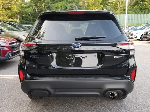 2025 Subaru Forester Touring photo 4