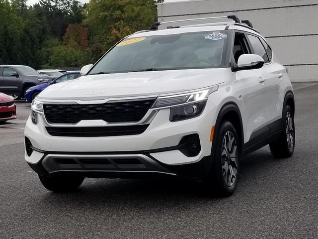 2022 Kia Seltos EX photo 2