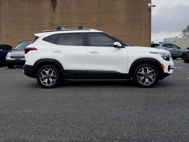 2022 Kia Seltos EX photo 3