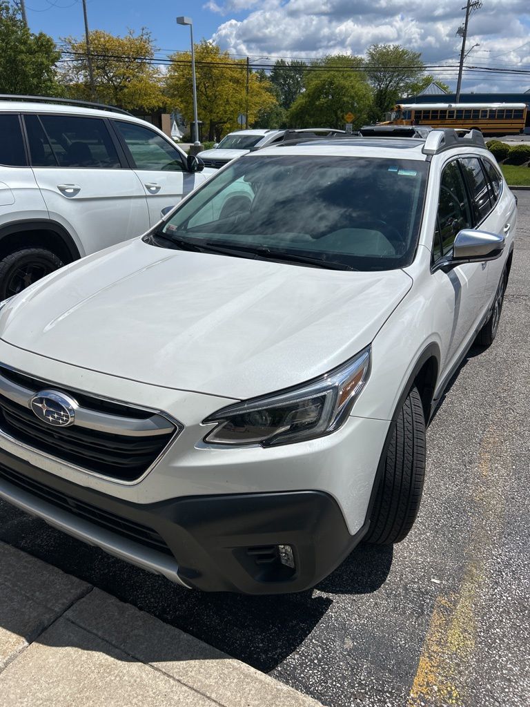 2021 Subaru Outback Touring's photo