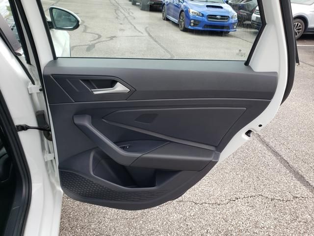 2023 Volkswagen Jetta SE - Photo 16