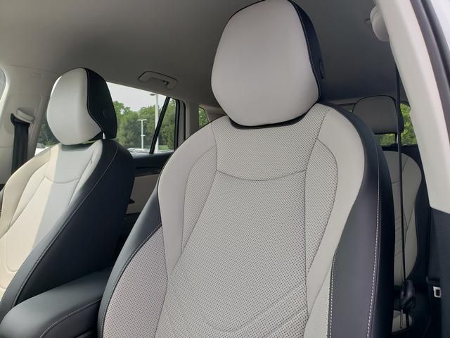 2025 Volkswagen Tiguan SE - Photo 22
