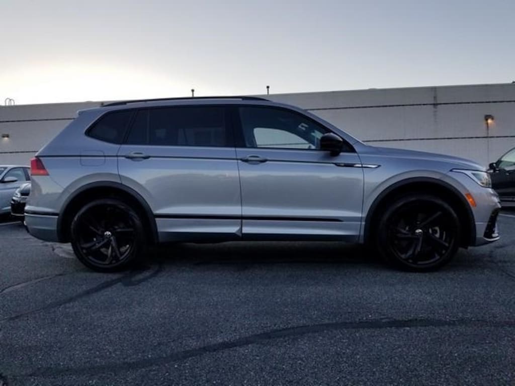 Certified 2023 Volkswagen Tiguan 2.0T SE R-Line Black SUV