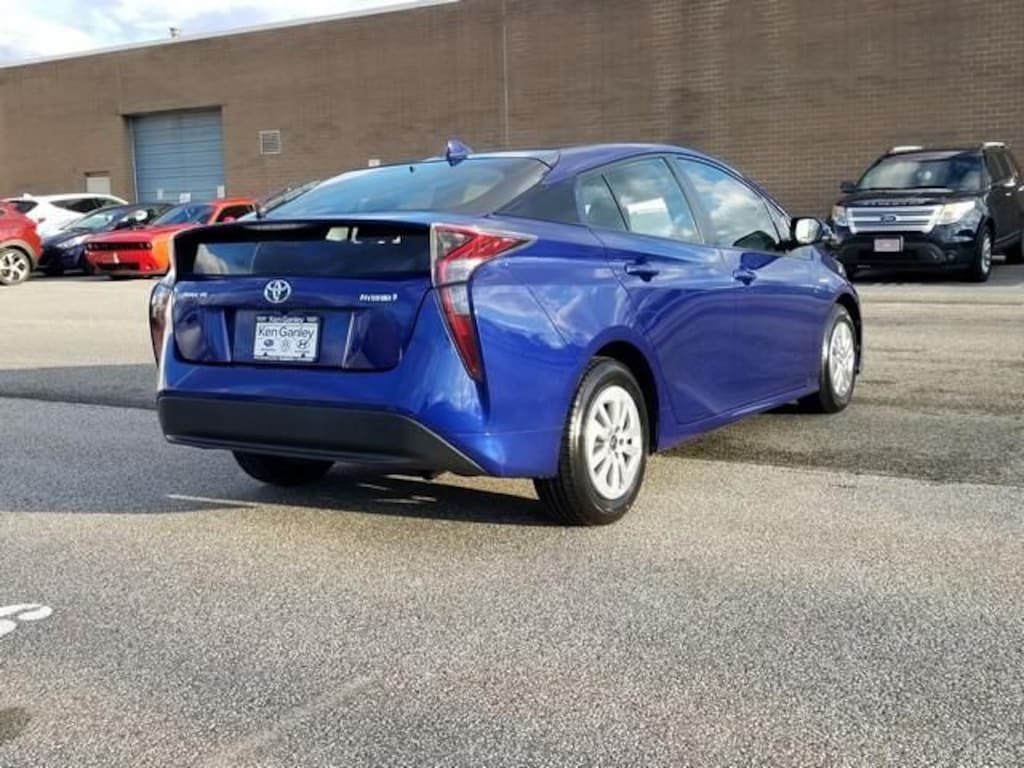 Used 2017 Toyota Prius Two Hatchback