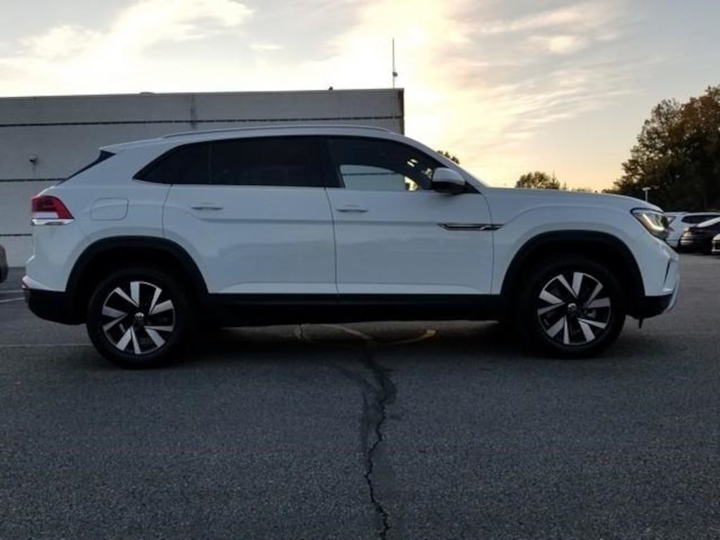 Certified 2022 Volkswagen Atlas Cross Sport 2.0T SE SUV