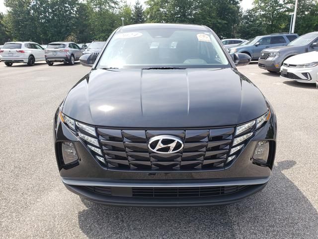 2024 Hyundai Tucson SE - Photo 2