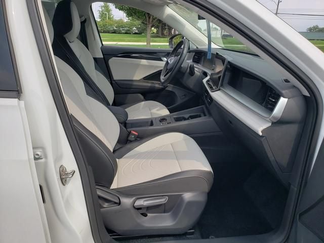2025 Volkswagen Tiguan SE - Photo 20