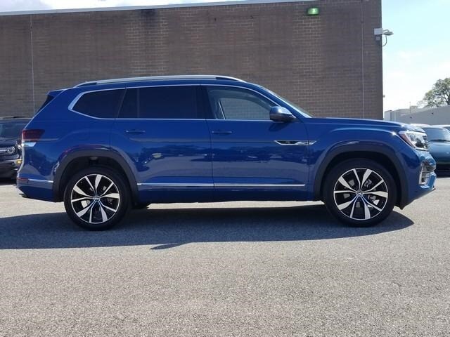 2025 Volkswagen Atlas SEL Premium R-Line photo 3