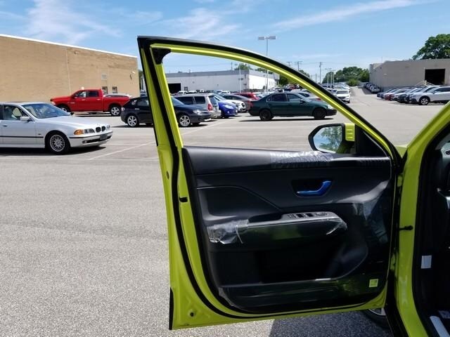 2024 Hyundai Kona Limited photo 3