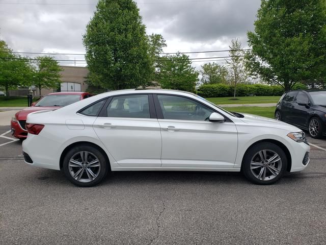 2023 Volkswagen Jetta SE - Photo 8