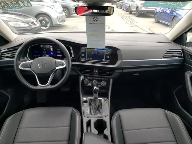2023 Volkswagen Jetta SE - Photo 13