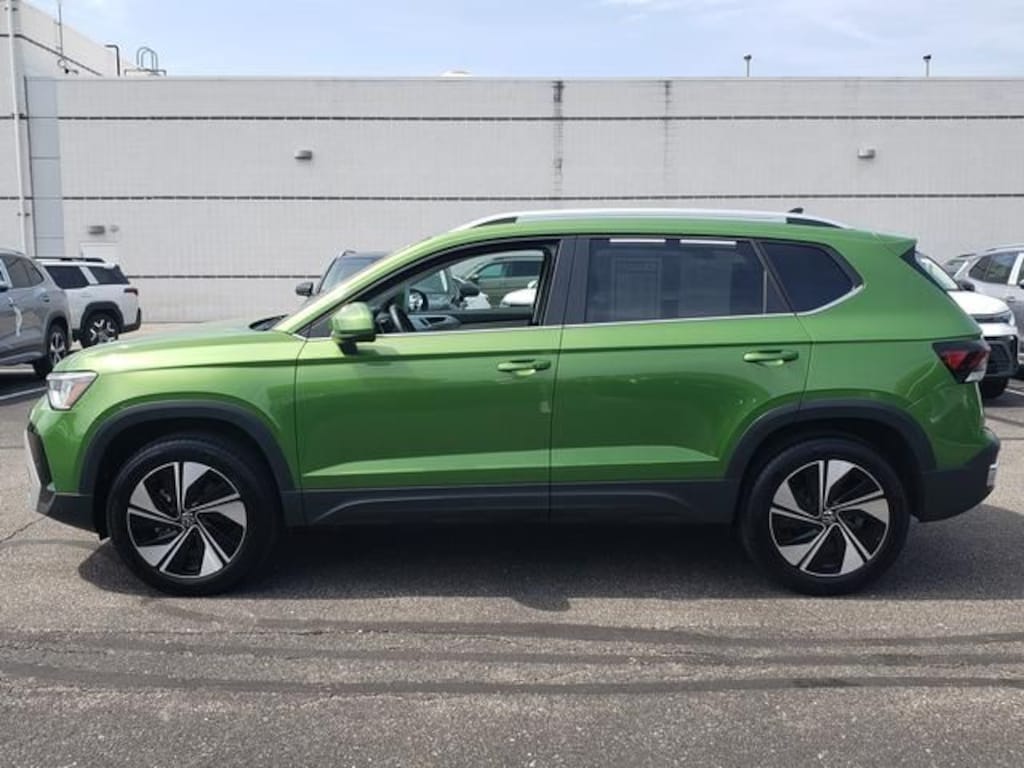 Used 2025 Volkswagen Taos 1.5T SE SUV