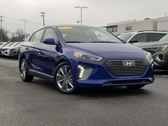 2019 Hyundai Ioniq Limited's photo
