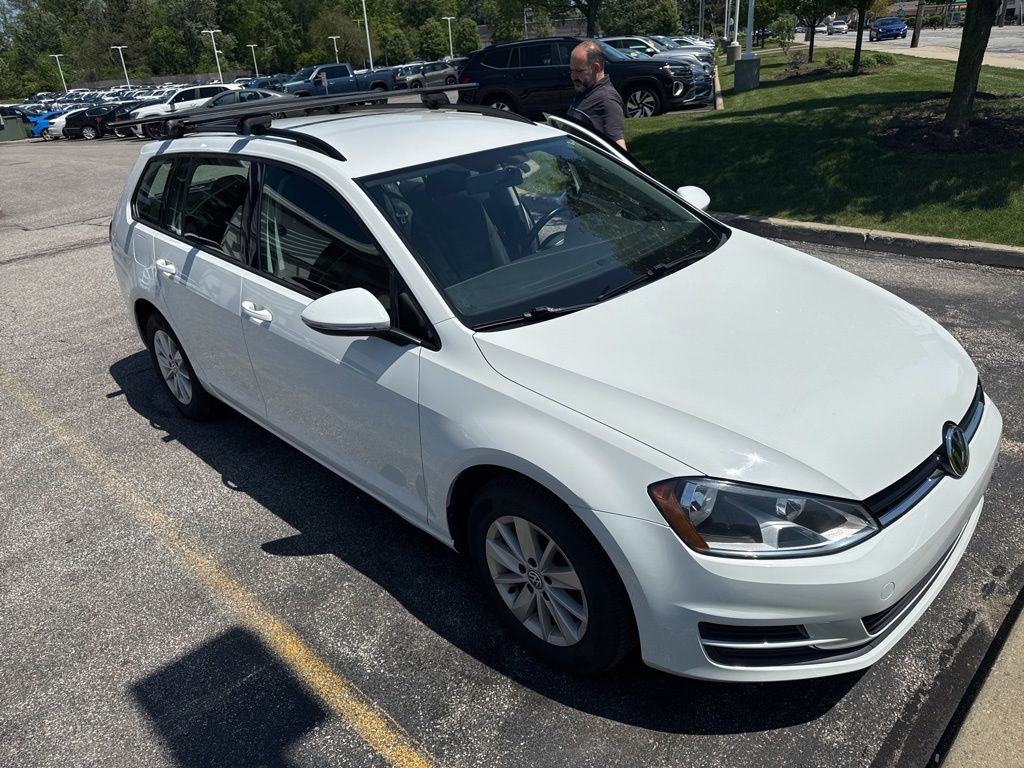 2016 Volkswagen Golf SportWagen TSI S Auto's photo
