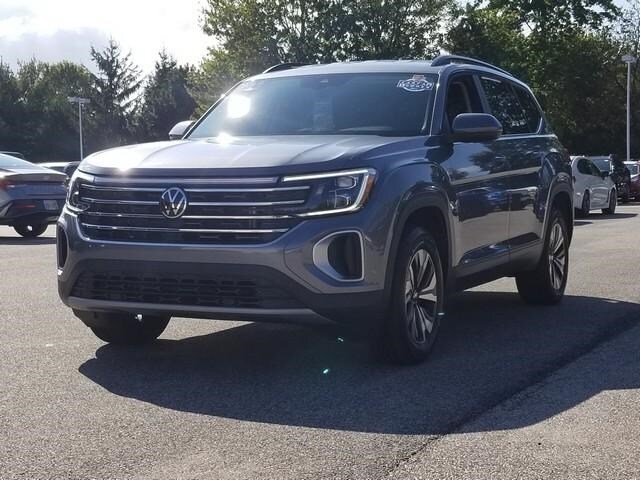 2024 Volkswagen Atlas SE photo 3