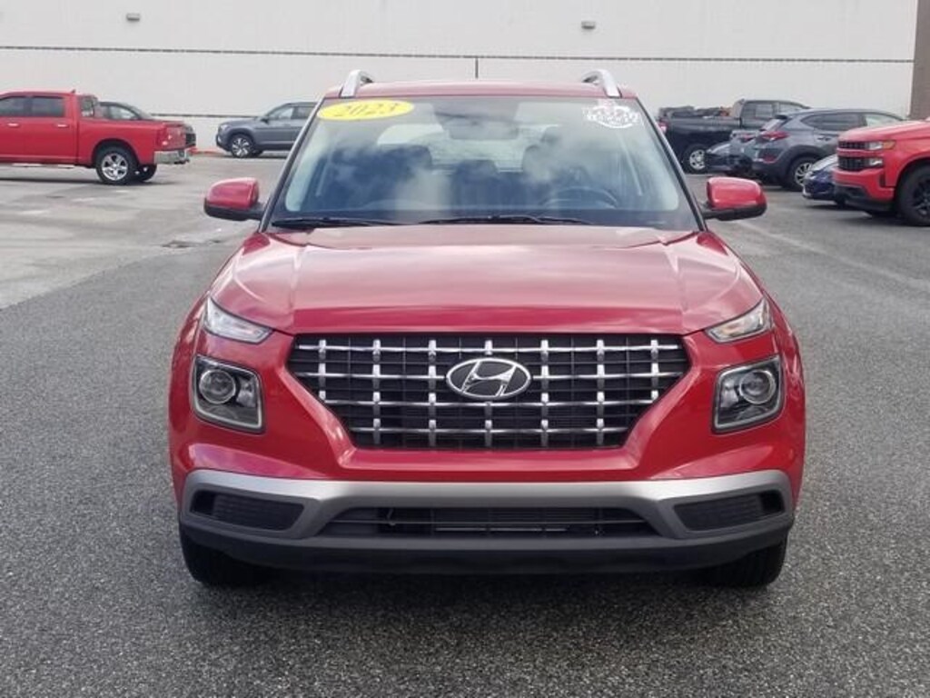Used 2023 Hyundai Venue SEL SUV