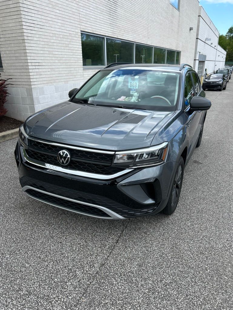2023 Volkswagen Taos 1.5T S's photo