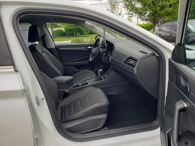 2023 Volkswagen Jetta SE - Photo 17