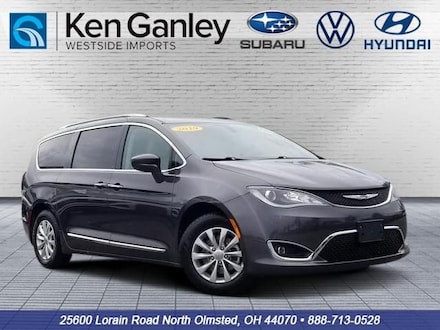 Featured Used 2019 Chrysler Pacifica Touring L Minivan/Van for Sale in North Olmsted, OH