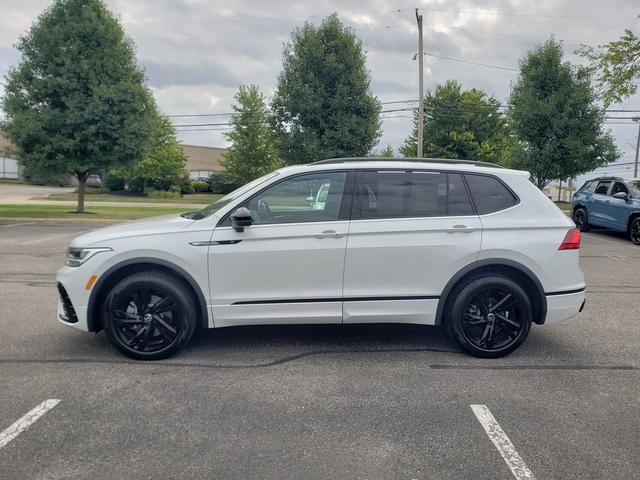 2024 Volkswagen Tiguan SE R-LINE BLACK - Photo 3