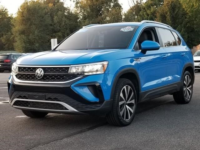 2022 Volkswagen Taos SE photo 3