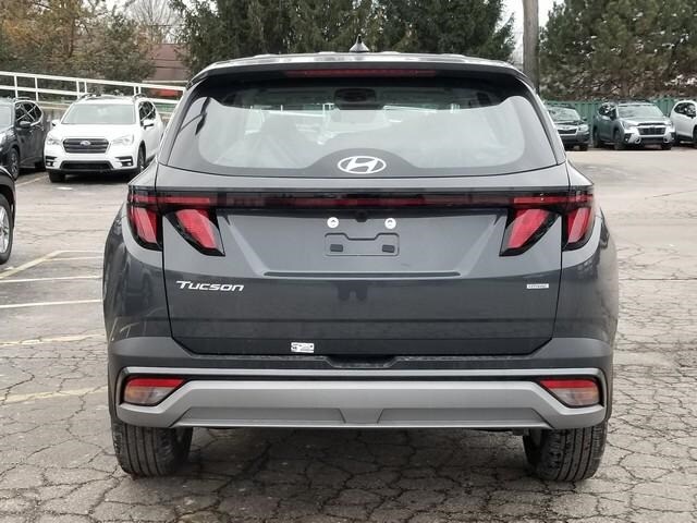 2025 Hyundai Tucson SE photo 3