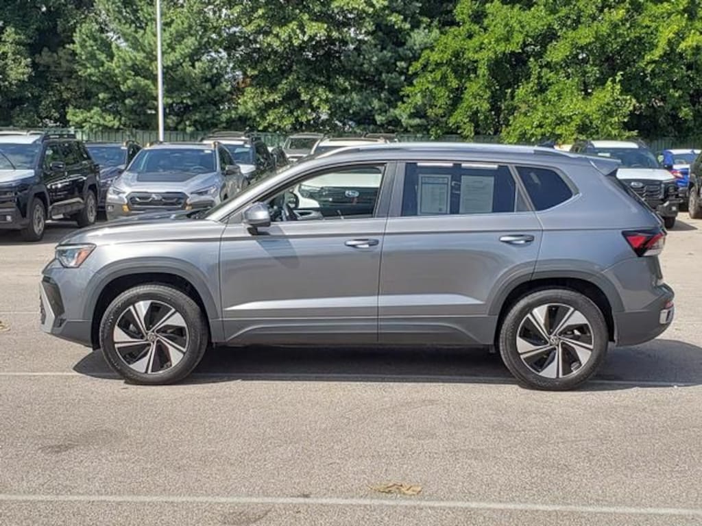 Used 2025 Volkswagen Taos 1.5T SE SUV