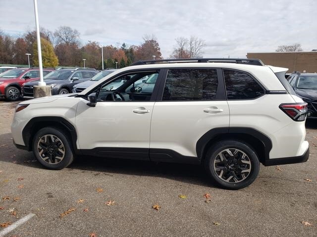 2026 Subaru Forester Premium photo 3