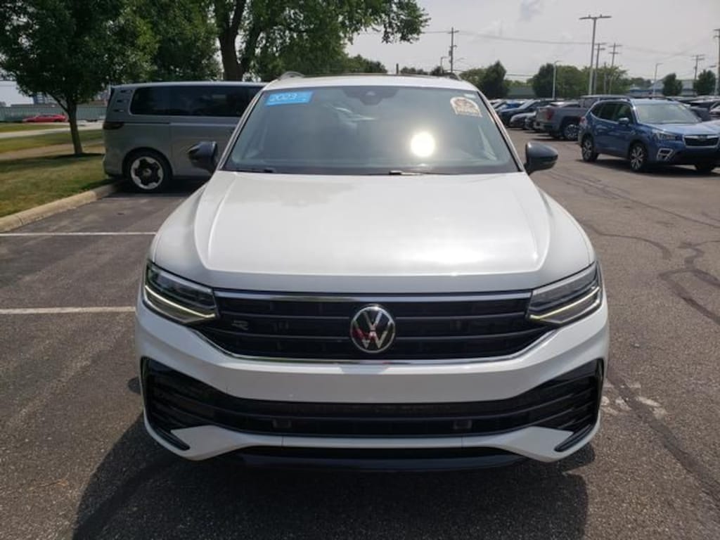 Used 2023 Volkswagen Tiguan 2.0T SE R-Line Black SUV