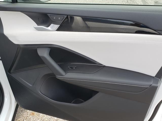 2025 Volkswagen Tiguan SE - Photo 21
