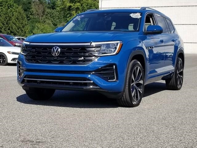 2025 Volkswagen Atlas SEL Premium R-Line photo 2