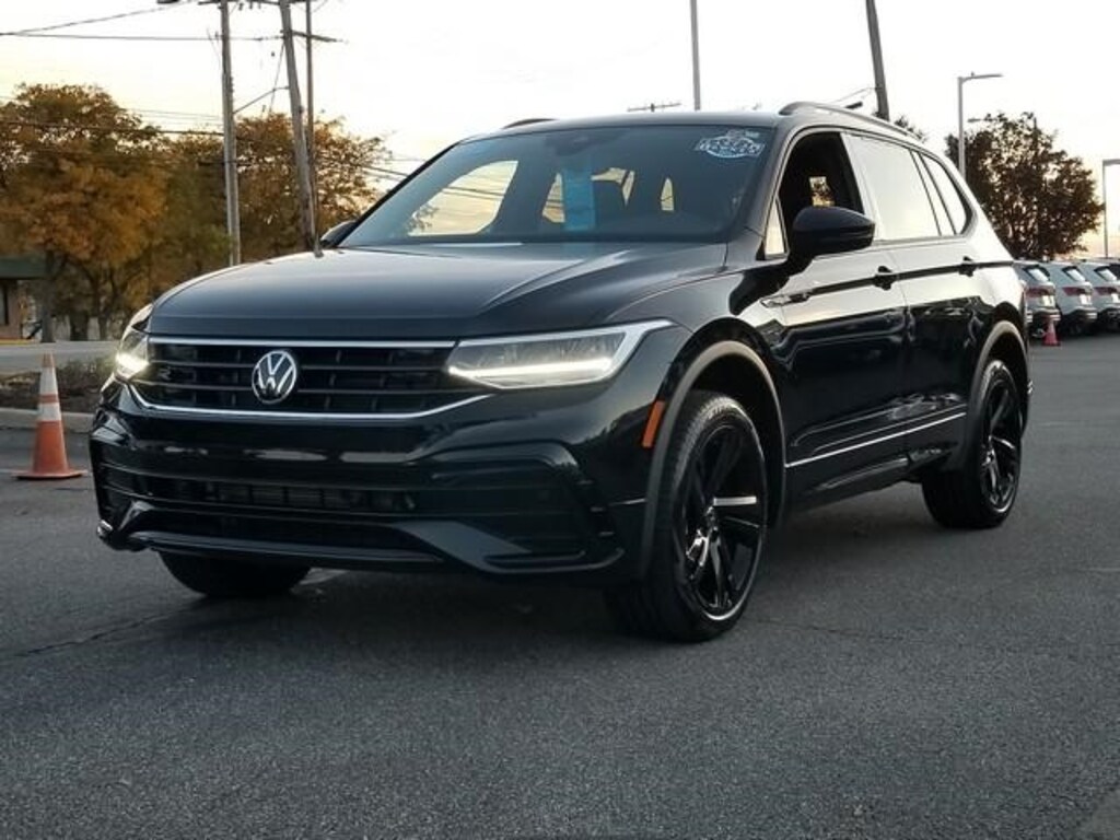 Certified 2023 Volkswagen Tiguan 2.0T SE R-Line Black SUV